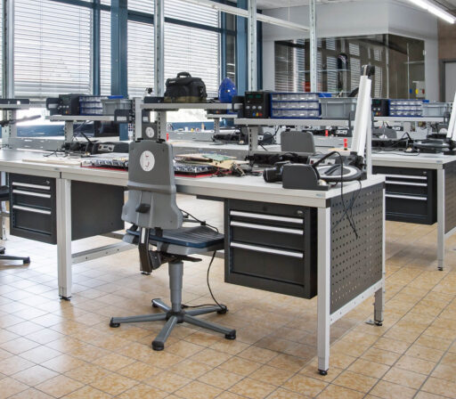 schubladenblock_montiert-an-Tisch ERGO-line Schubladengehäuse an Tisch montiert